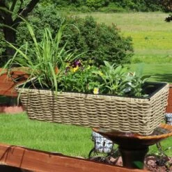 D'Eco Store 32 Sunnydaze Decor Sunnydaze Hanging Rectangle Polyrattan Rail Planter With Plastic Liner - 23.5" W X 7.5" D X 6.5" H